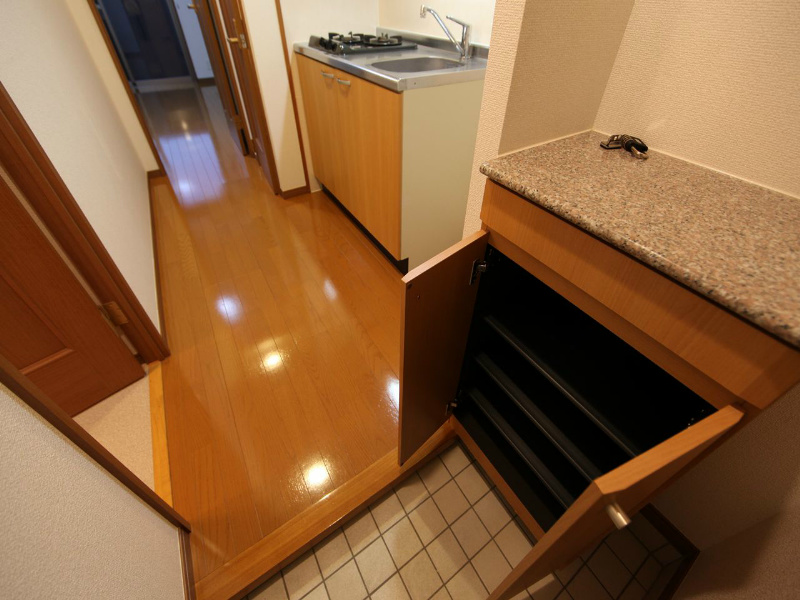 玄関　玄関　シューズボックス付