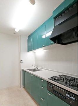 キッチン　同物件別部屋の写真です