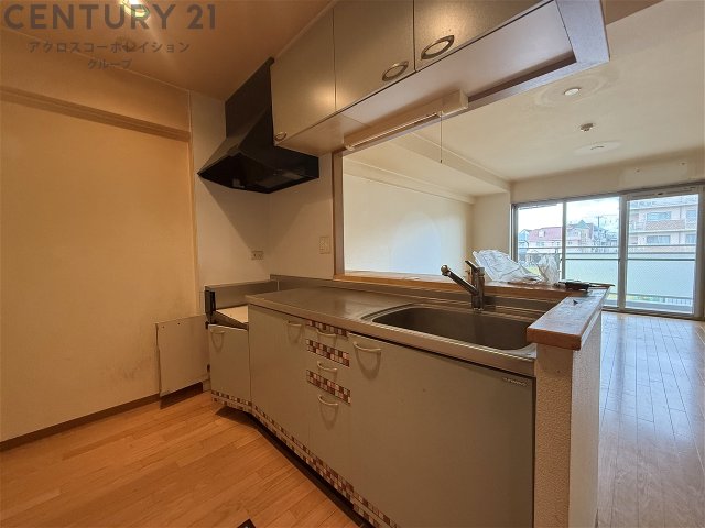 キッチン　ガスコンロ付きのカウンターキッチン！