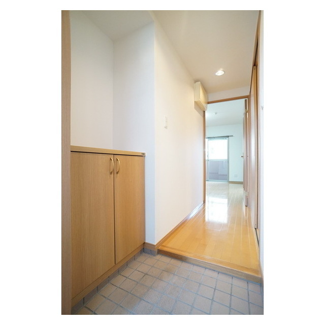 玄関　ワンクッションおけるホールスペース