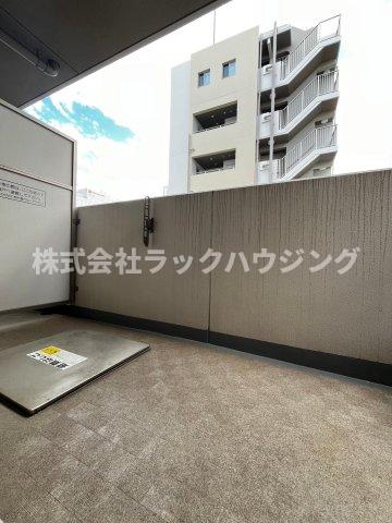 駐車場　同仕様写真となります。