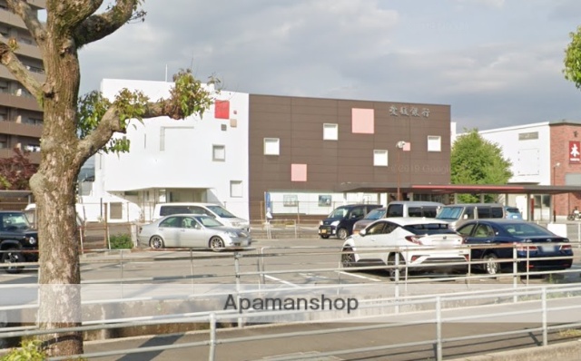 銀行　愛媛銀行新居浜支店（銀行）まで593m