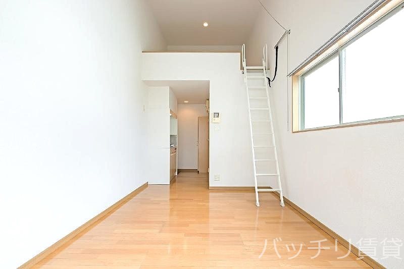 居室・リビング　別号室タイプの為、現状を優先致します。