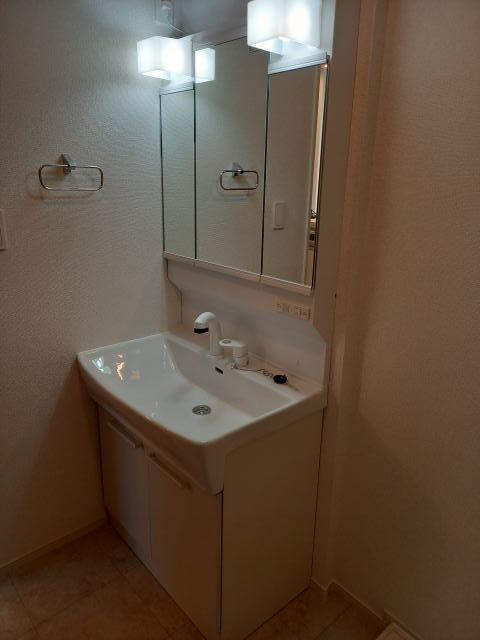 洗面設備　同仕様