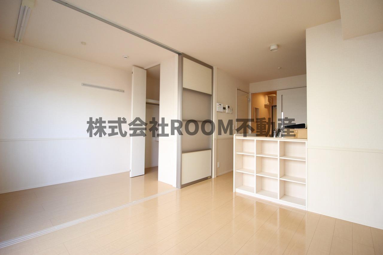 居室・リビング　こちらの居間で趣味の時間をお楽しみください