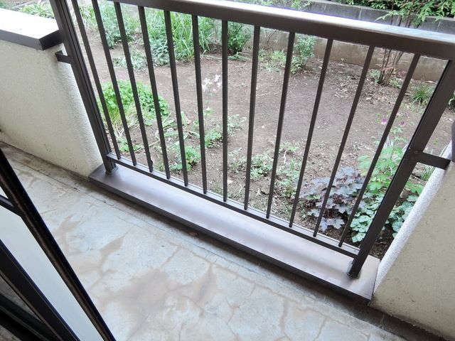 バルコニー　内装