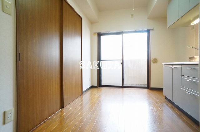 居室・リビング　使いやすい形の為、レイアウトを楽しめます♪