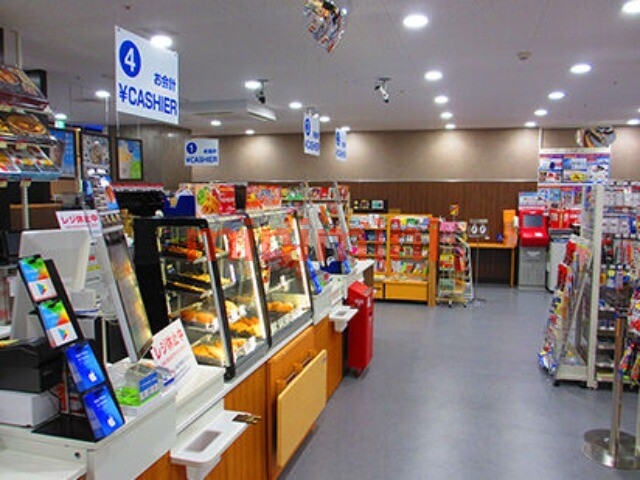 コンビニ　ローソン国立循環器病研究センター店（コンビニ）まで342m