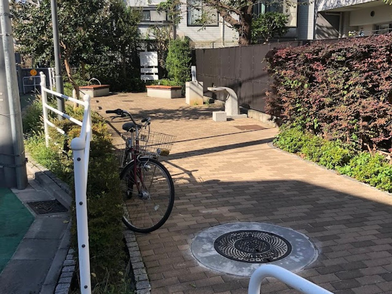 郵便局　世田谷区立太子堂三丁目公園（郵便局）まで100m