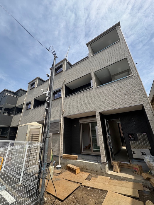 建物外観　建築中