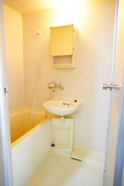 バス・シャワールーム　日々の疲れを癒すお風呂付です