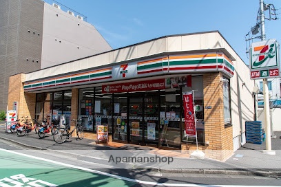 コンビニ　セブン－イレブン高田馬場３丁目中央店（コンビニ）まで208m