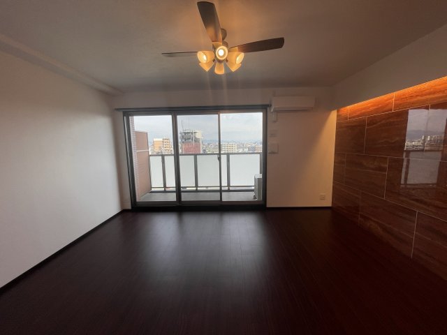 居室・リビング　イメージとして同建物他部屋を表示しています