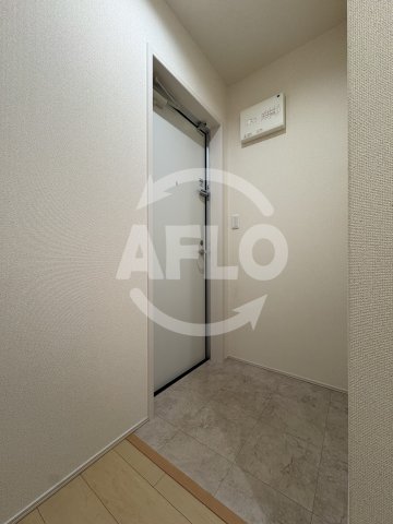 玄関　フジパレス湯里III番館　玄関