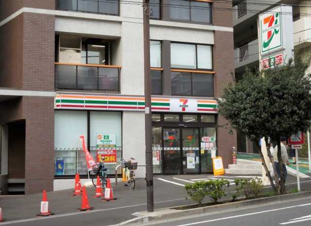 コンビニ　セブンイレブン　市谷柳町店（コンビニ）まで440m