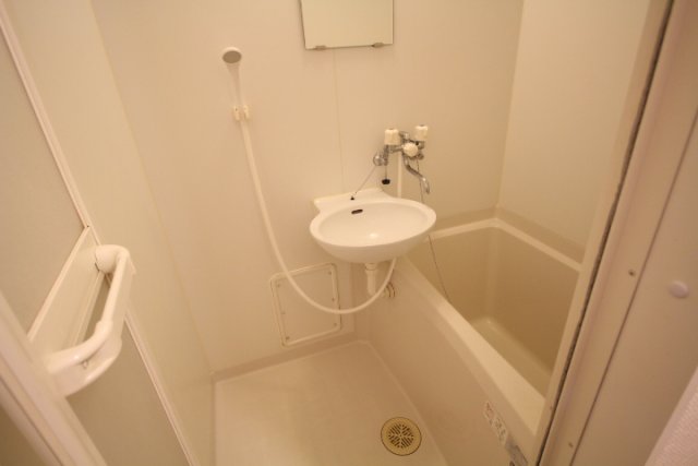 バス・シャワールーム　同物件別号室