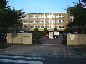高校・高専　鶴見商業高等学校（高校・高専）まで533m