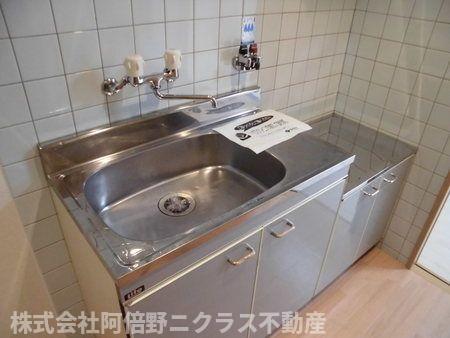 キッチン　内装は別部屋の参考写真です。