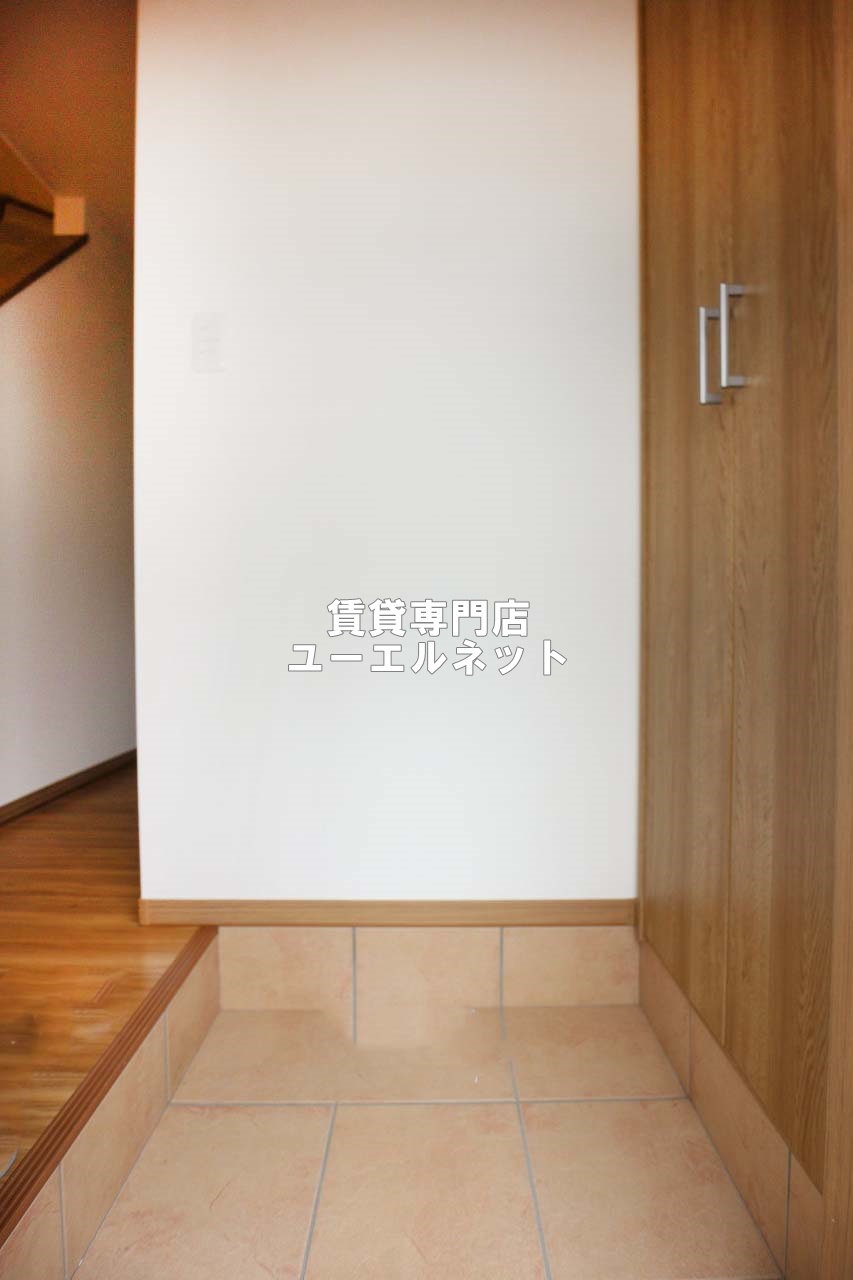 玄関　住まいの顔ともなる玄関
