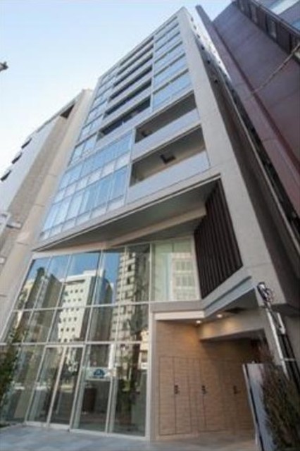 建物外観　１０階建ての賃貸マンション