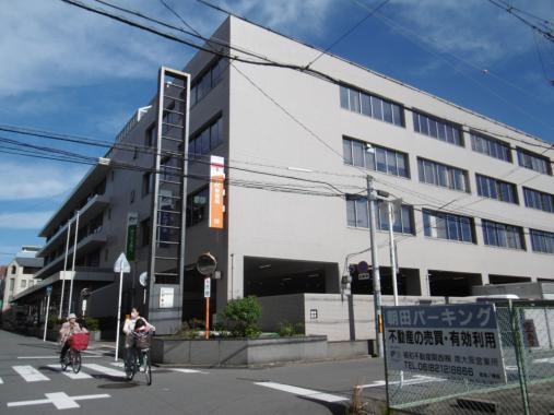 郵便局　布施郵便局（郵便局）まで398m