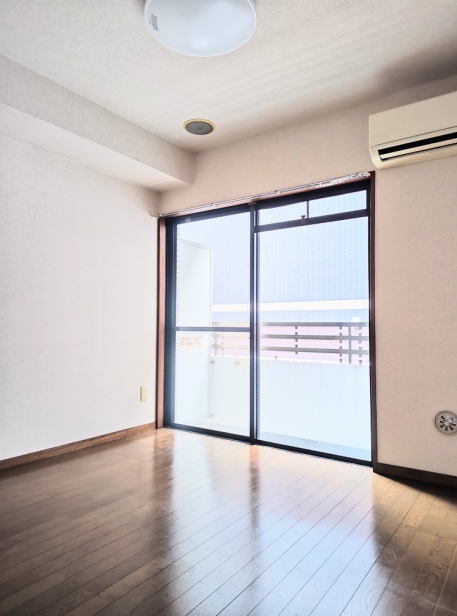 居室・リビング　※別部屋参考写真☆広々使えるフローリング6帖☆