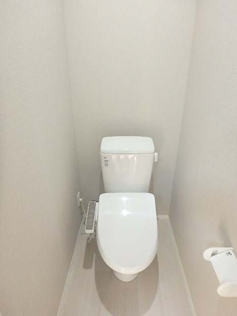 トイレ　ウォシュレット付き
