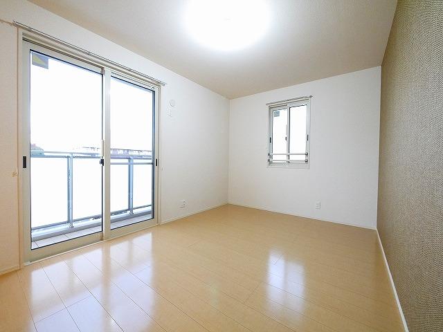 その他部屋・スペース　落ち着いて過ごせるお部屋なので、寝室にいかがでしょうか