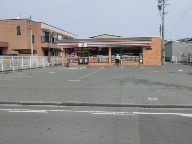 コンビニ　セブンイレブン 浜松曳馬店（コンビニ）まで552m