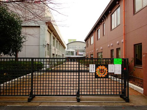 中学校　高井戸中学校（中学校）まで479m