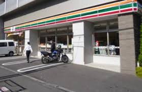 コンビニ　セブンイレブン 杉並和田1丁目店（コンビニ）まで324m