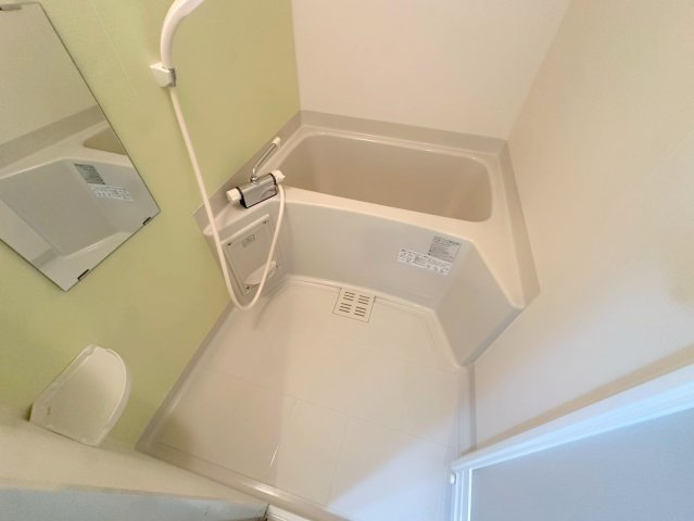 バス・シャワールーム　ゆったりと入るなら、お風呂とトイレとは別々が嬉しいですよね。