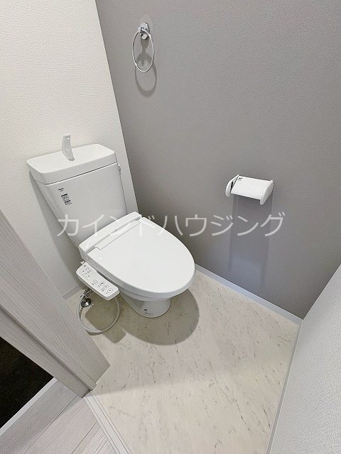 トイレ　温水洗浄便座