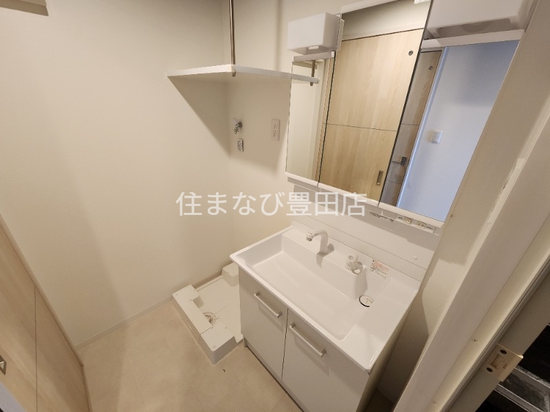 洗面設備　同型タイプ