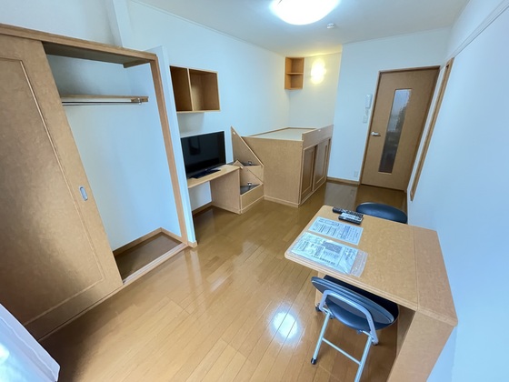 居室・リビング　※別号室の写真です。