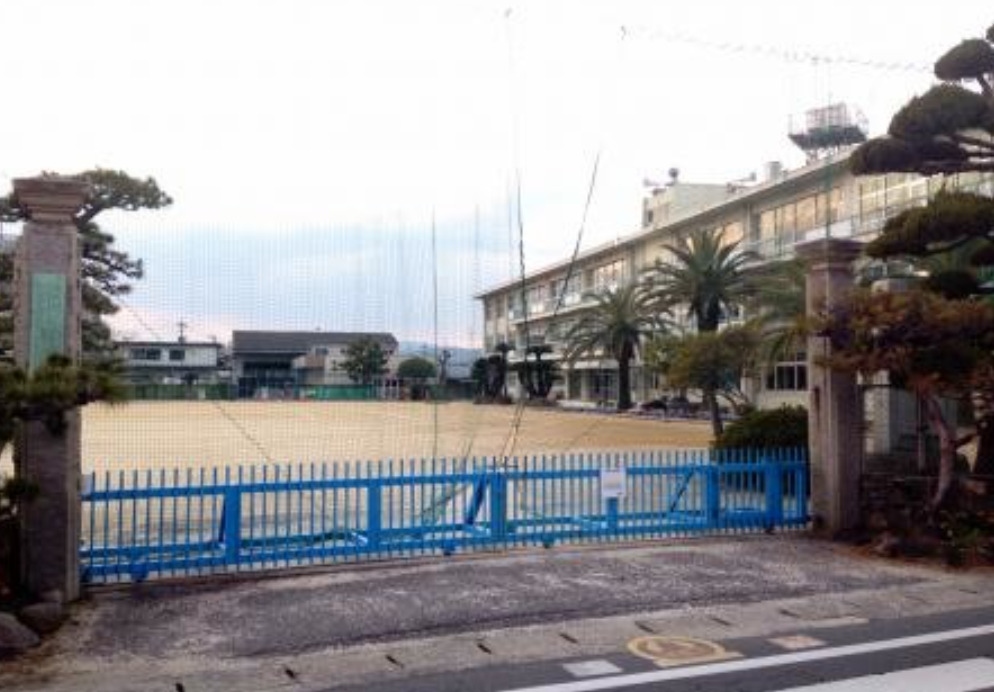 小学校　倉敷市立船穂小学校（小学校）まで274m