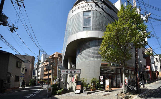 コンビニ　セブンイレブン神戸ハンター坂店（コンビニ）まで494m