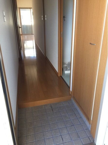 玄関　※写真は類似です