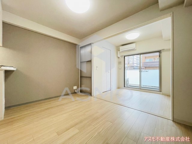 居室・リビング　同マンション別部屋参考写真