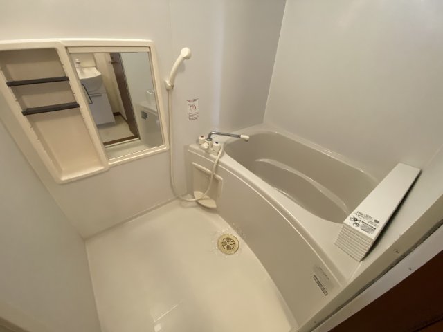 バス・シャワールーム　シンプルで機能的なユニットバスです！