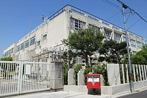 小学校　東大阪市立小阪小学校（小学校）まで798m