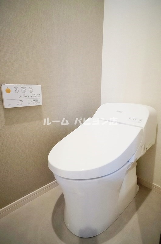 トイレ　別号室