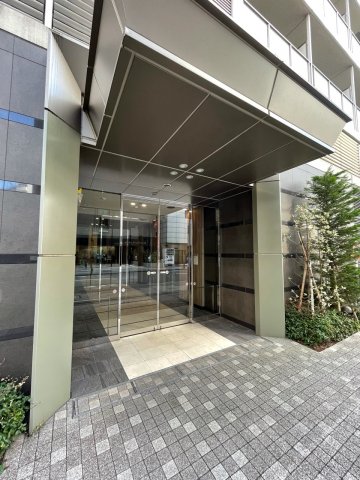エントランス　建物の内部です