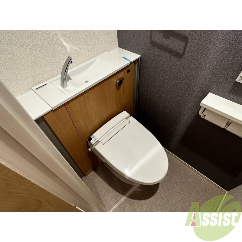 トイレ　トイレは綺麗でウォッシュレットも付いて快適にお使い頂けます。