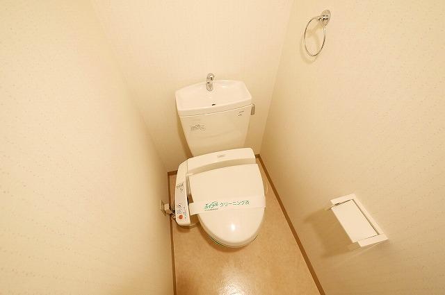 トイレ　人気のウォシュレットタイプです