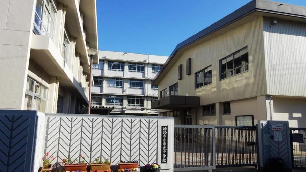 中学校　東光中学校（中学校）まで160m