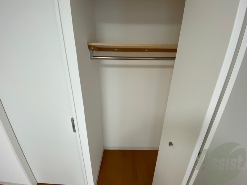 収納　寝室にあったクローゼット。荷物がたくさんあっても大丈夫。