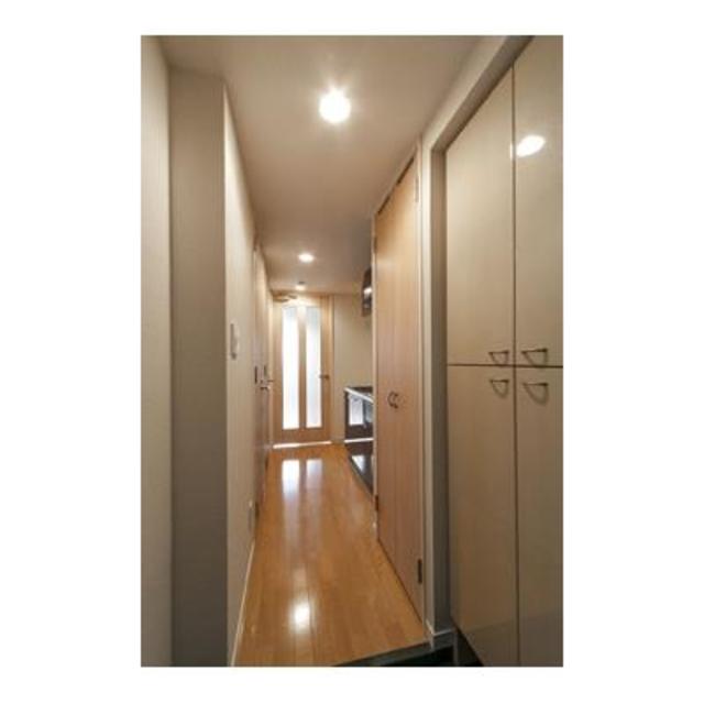 玄関　※写真は同タイプ住戸です。