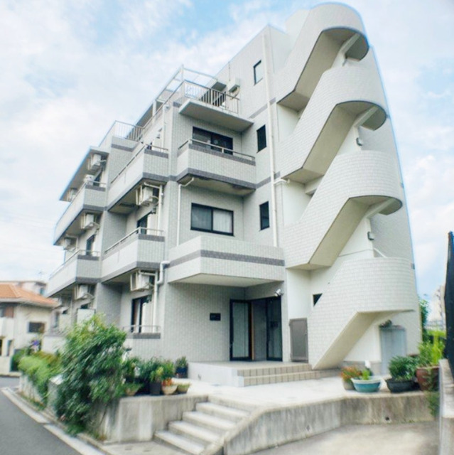 建物外観　【充実の設備♪】