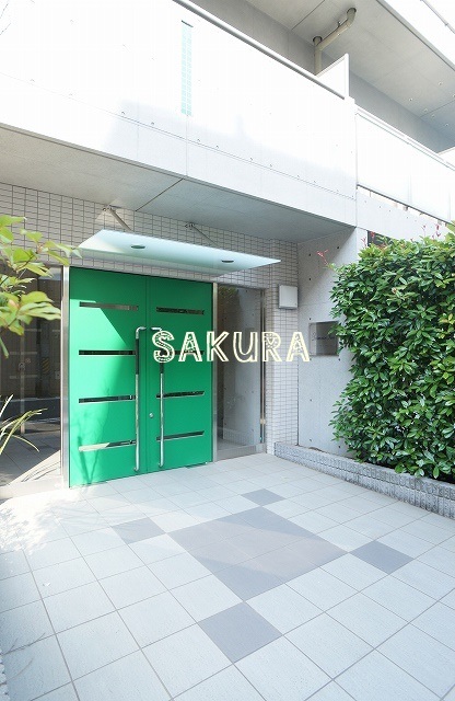 エントランス　お洒落な建物デザイン♪